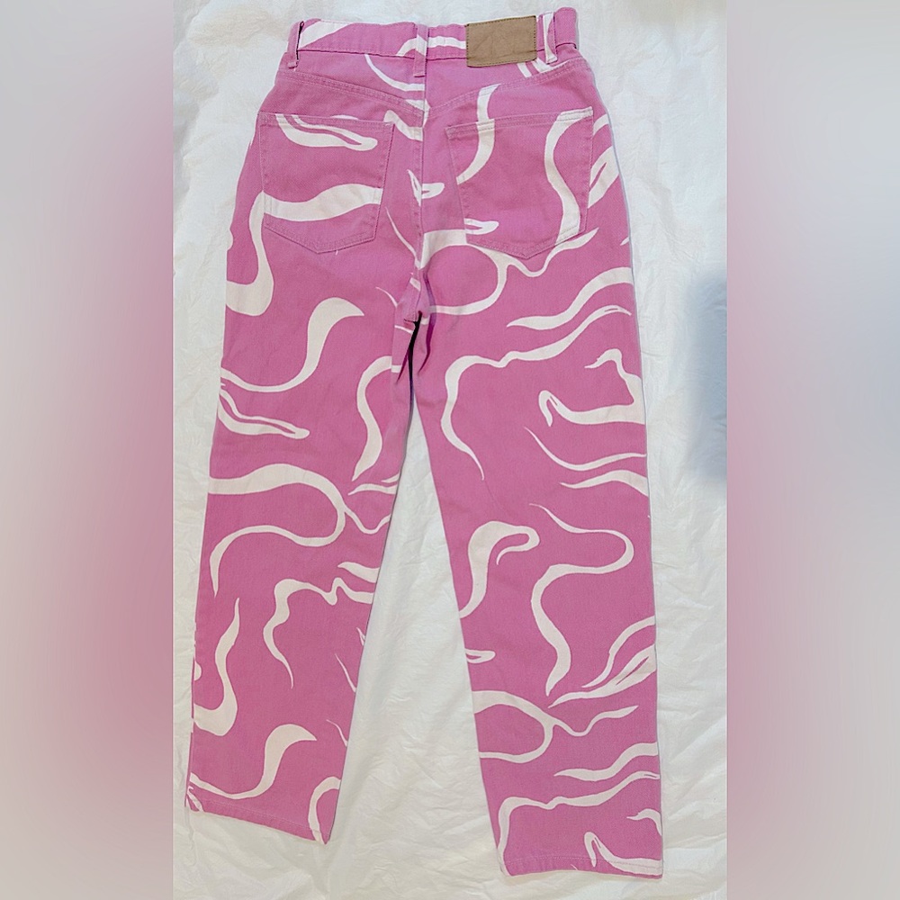 Cotton On aesthetic, loose straight leg pink swirl jeans. Only worn twice!